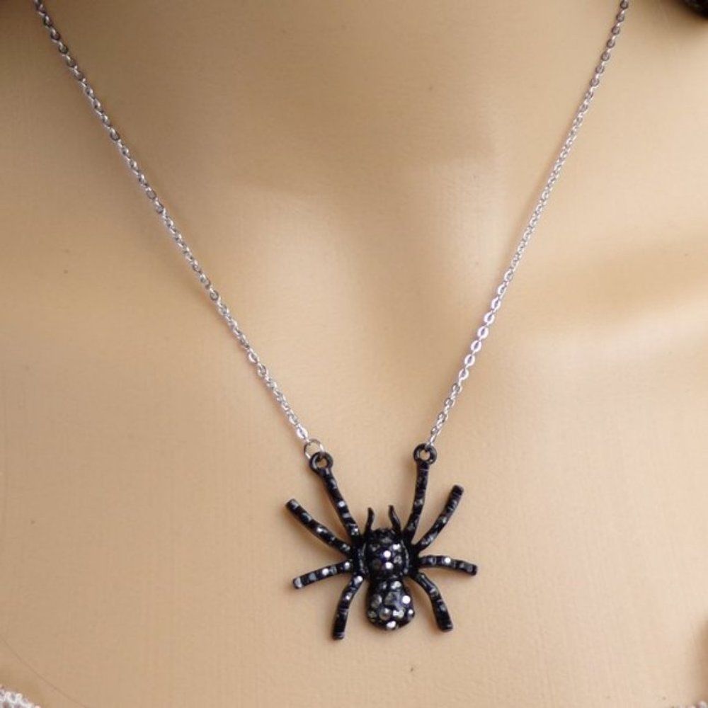 Black Rhinestone Spider Pendant Necklace - Picture 3 of 4